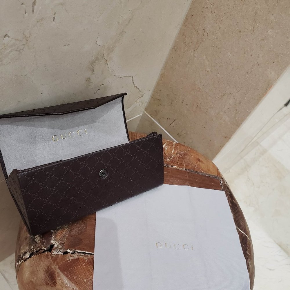 GUCCI SUNGLASSES CASE and CLEANING CLOTH